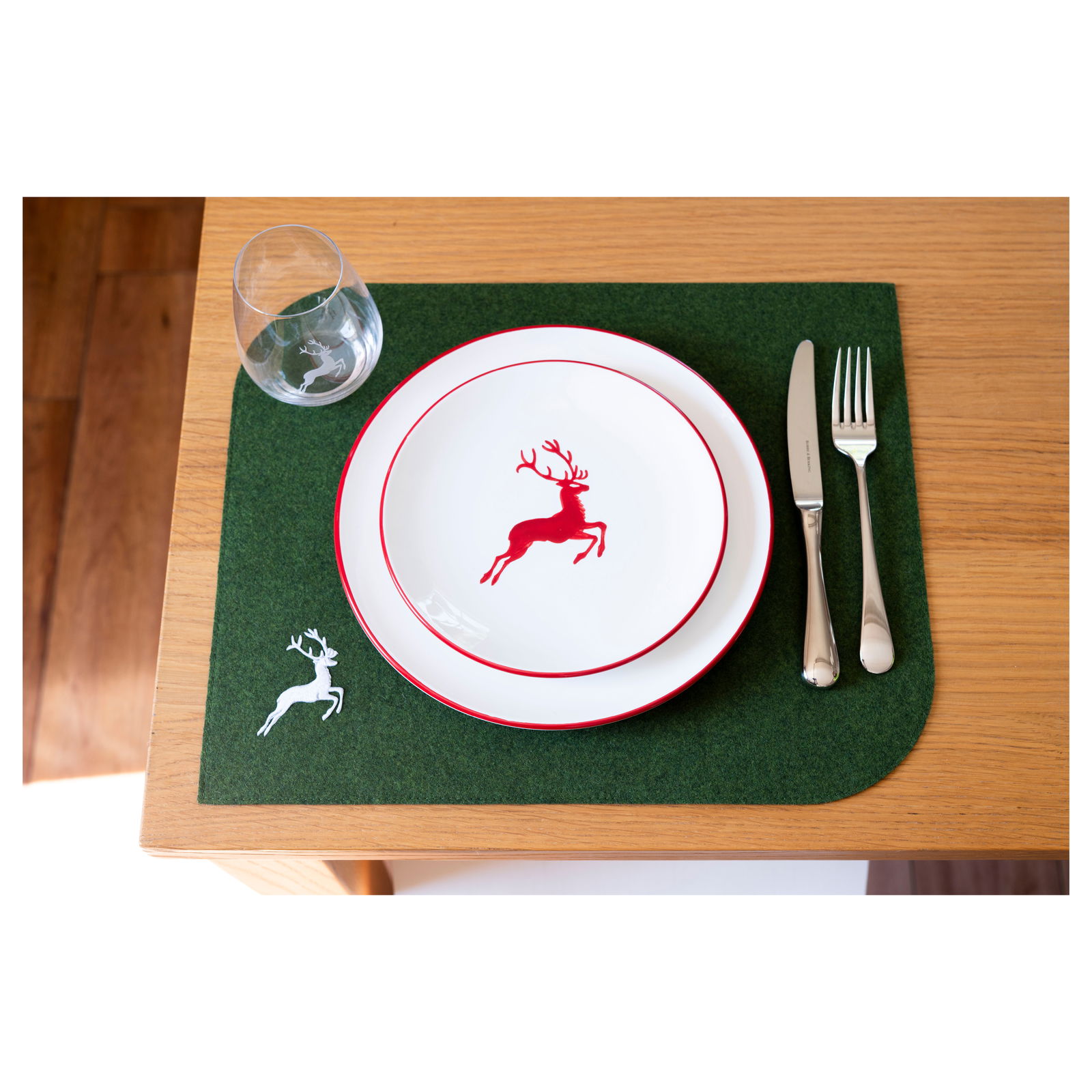 Antonia placemat with deer